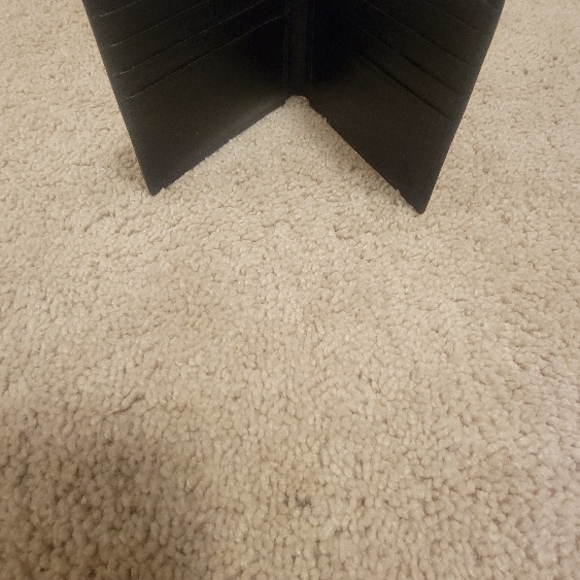 Gucci Black Wallet with Red and White Snake Design - Picture 3 of 4